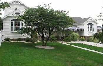 1st image of 625 2nd St