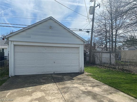 2nd image of 19450 Ormiston Ave