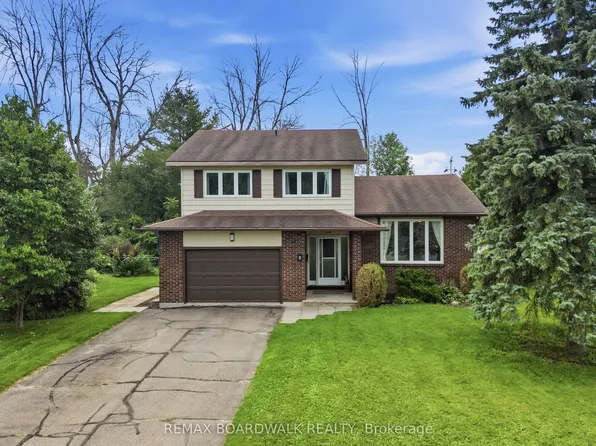 8 Jessie Dr, Perth, ON K7H 3J1