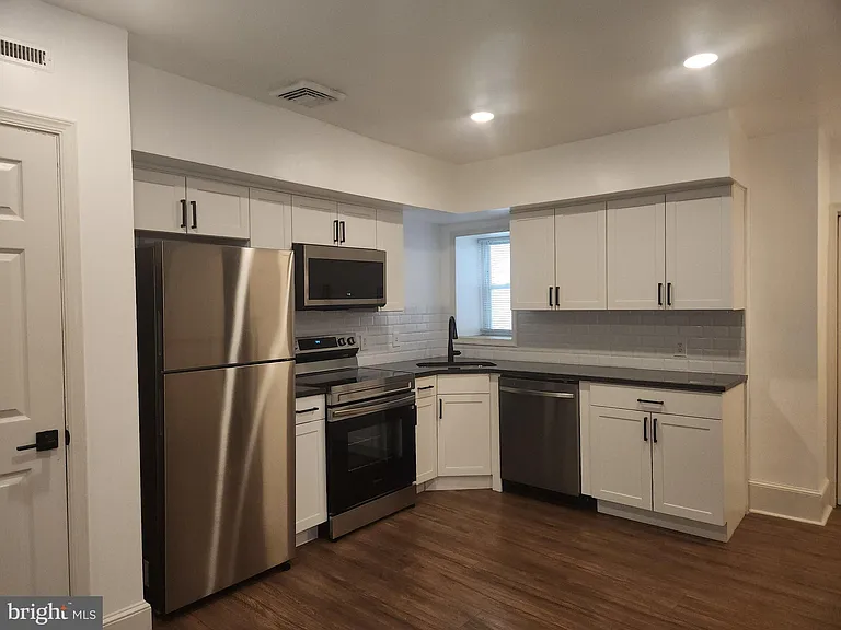 3856 Terrace St — Photo 14