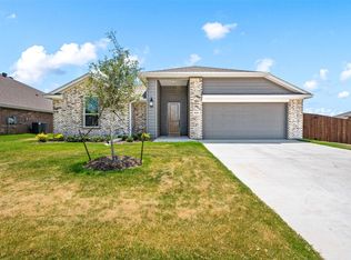 800 Quill Dr, Springtown, TX 76082