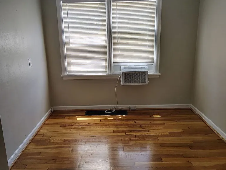 1324 Huffman Ave — Photo 4