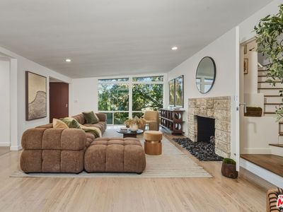 3711 Fredonia Dr, Los Angeles, CA, 90068
