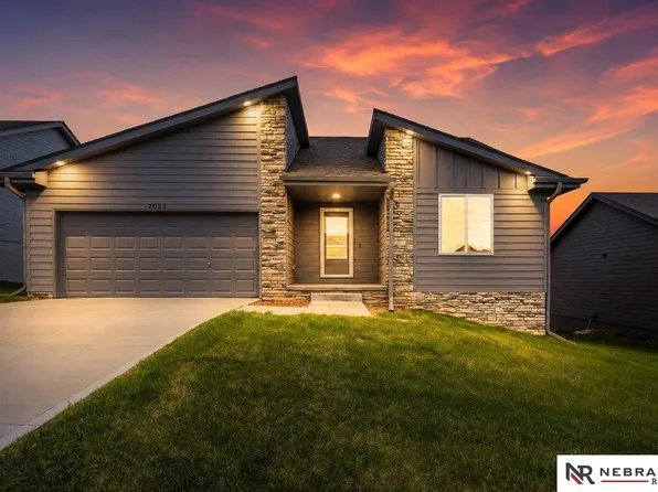 2025 Gindy Cir, Cir, NE 68147