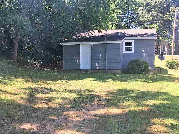 3rd image of 814 Hart St