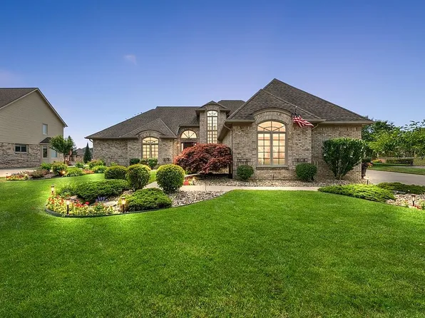 3216 Lake Forest Dr, Sterling Heights, MI 48314