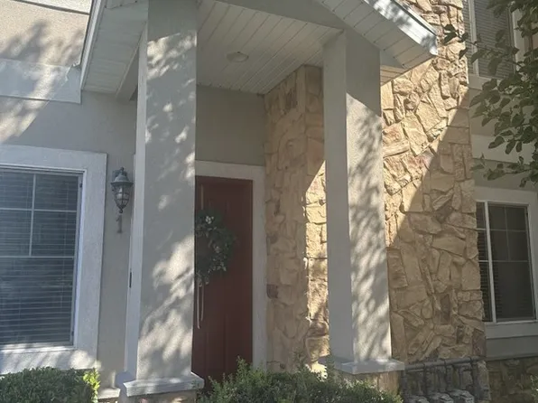 1052 Canyon Meadow Dr, Provo, UT