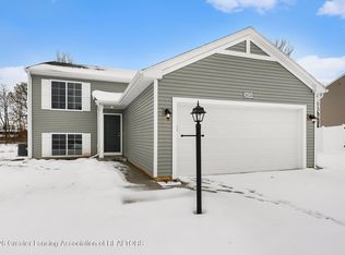 4600 Cambria Ct, Potterville, MI 48876