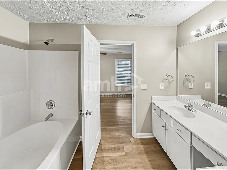 20 Kentshire Pl — Photo 11