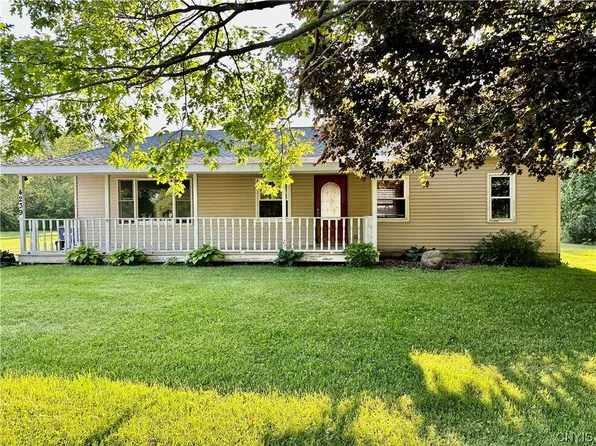 4239 Sweet Rd, Manlius, NY 13104