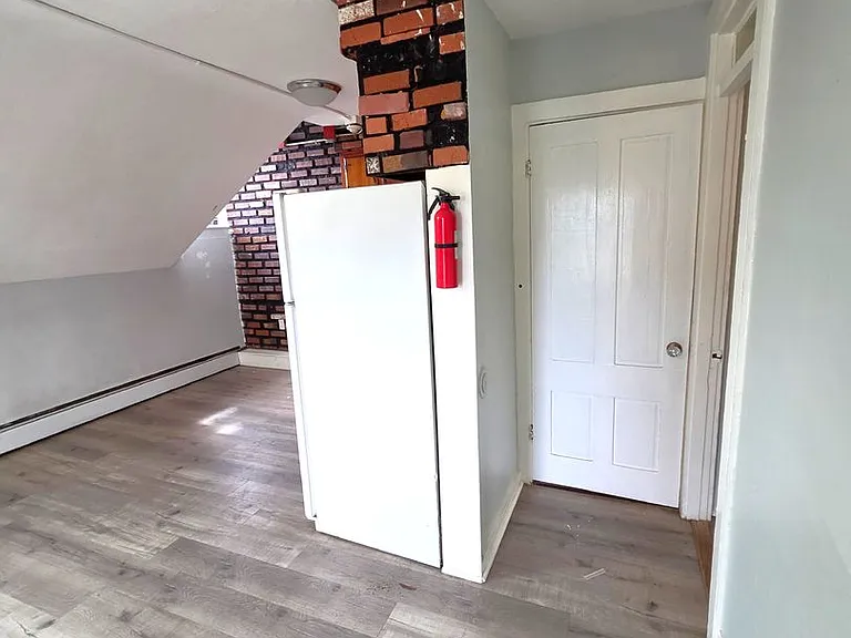 10-12 Evaleen Street — Photo 3