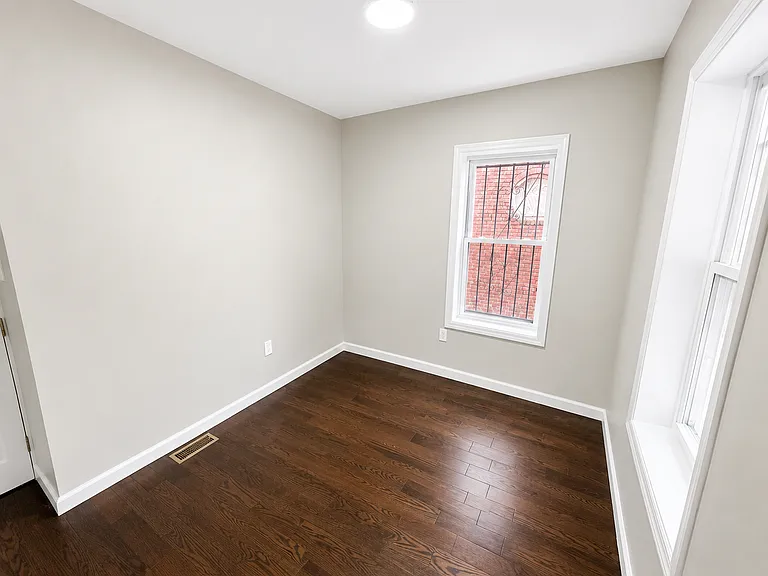 566-568 Summer Ave #1L — Photo 9