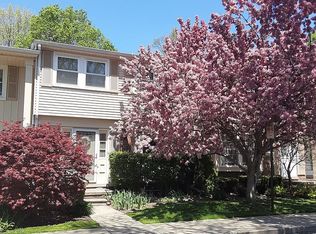 5380 Breeze Hill Pl #31, Troy, MI 48098
