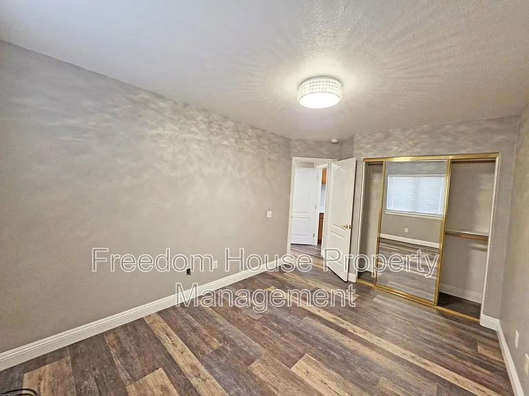 3630 E Vineyard Dr N — Photo 33