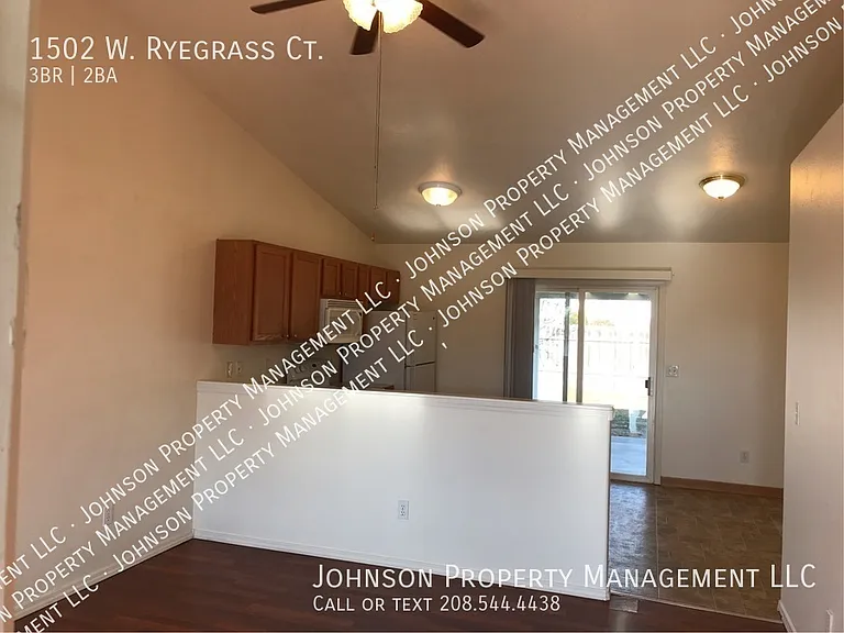 1502 W Ryegrass Ct — Photo 4