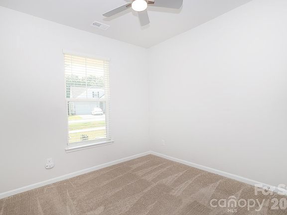 5th image of 3227 Laurel Brook Dr