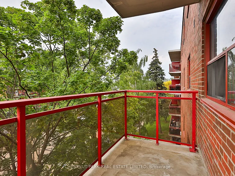 900 Glen St #409 — Photo 32