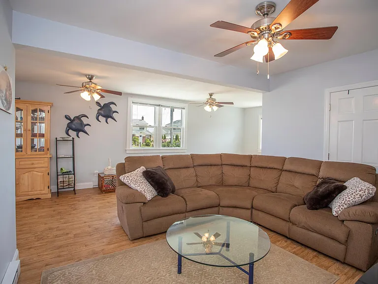 455 Seaside Ave — Photo 6