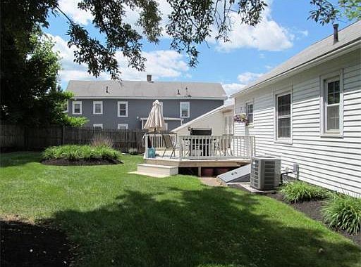 2nd image of 35 Pleasant St