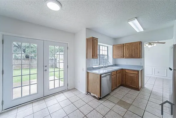 2500 Country Creek Ln — Photo 8