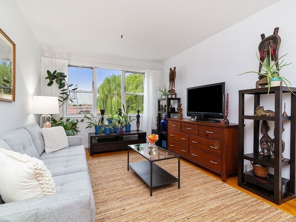 1st image of 216 Columbia St APT 3A