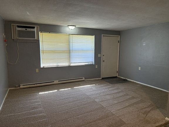 4th image of 2600 Dutch Hollow Rd #4
