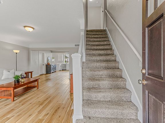 3rd image of 116 NE James St