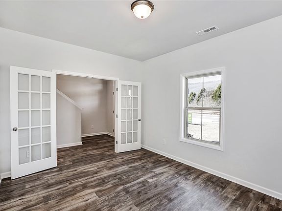 3rd image of 7481 Chaco St SE