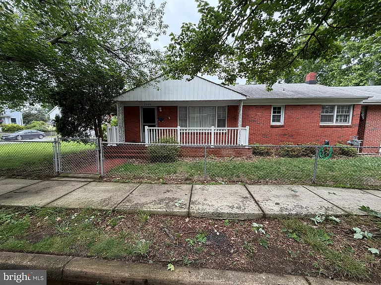 2000 La Grande Ave — Photo 20