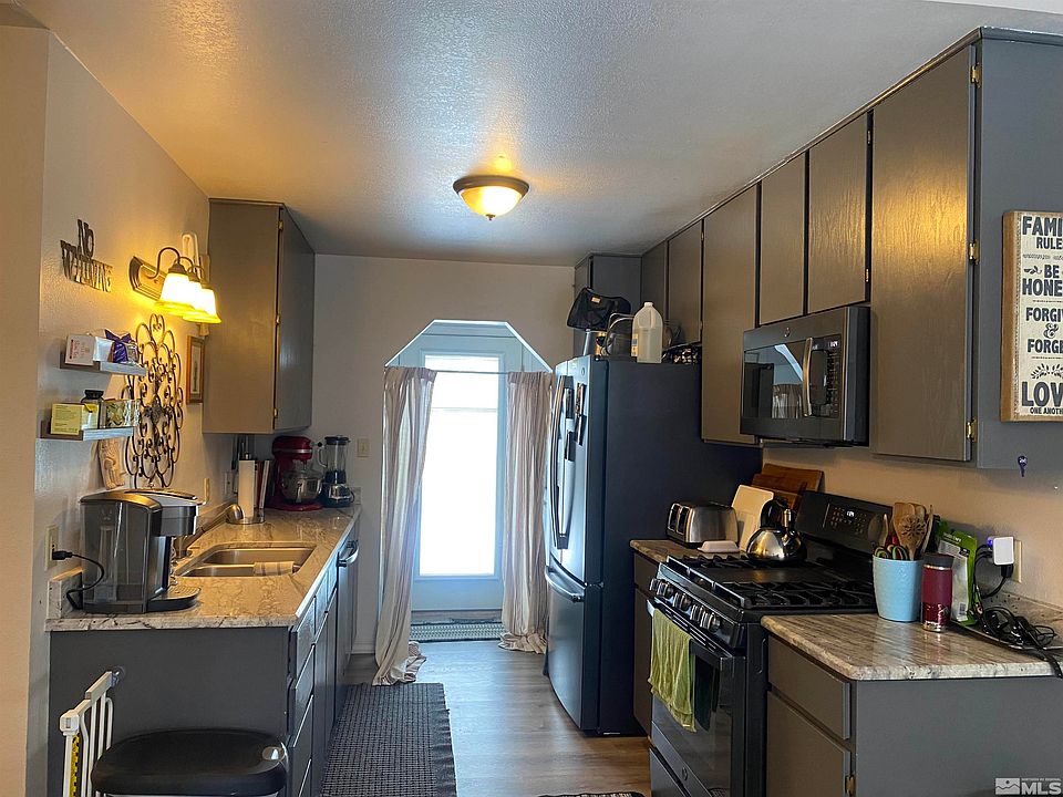 2nd image of 1706 Scott St