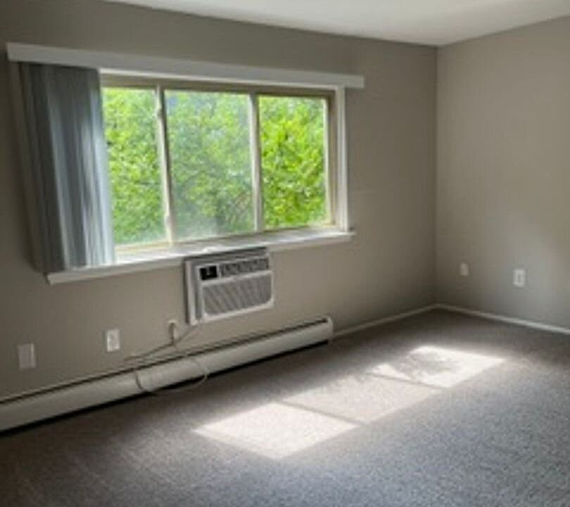 1st image of 837-847 Ludlow Ave