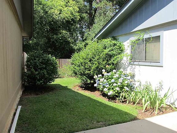 3rd image of 117 Pleasant Hill Ct