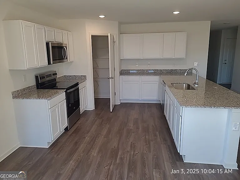 1041 Clifton Ct — Photo 1