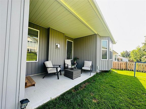 4th image of 12464 Meadow Ln