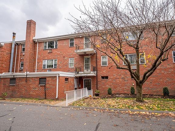 3rd image of 234 Regency Park Dr Unit 234