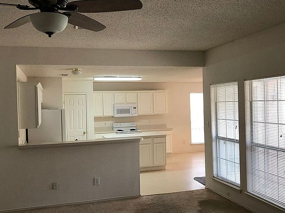 4th image of 2303 Hickory Wood Trl