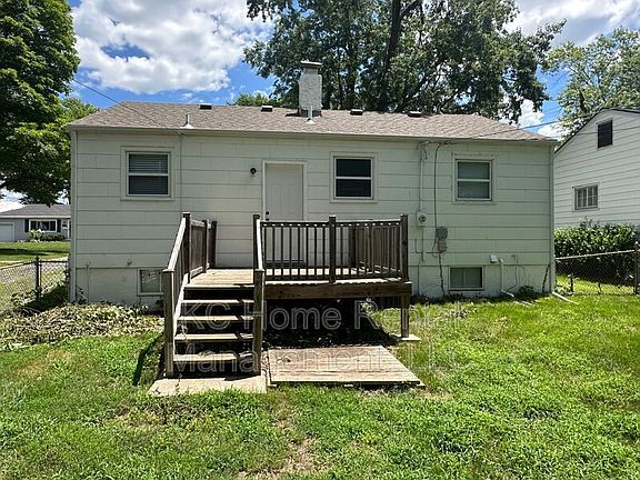 5th image of 7820 Washington St