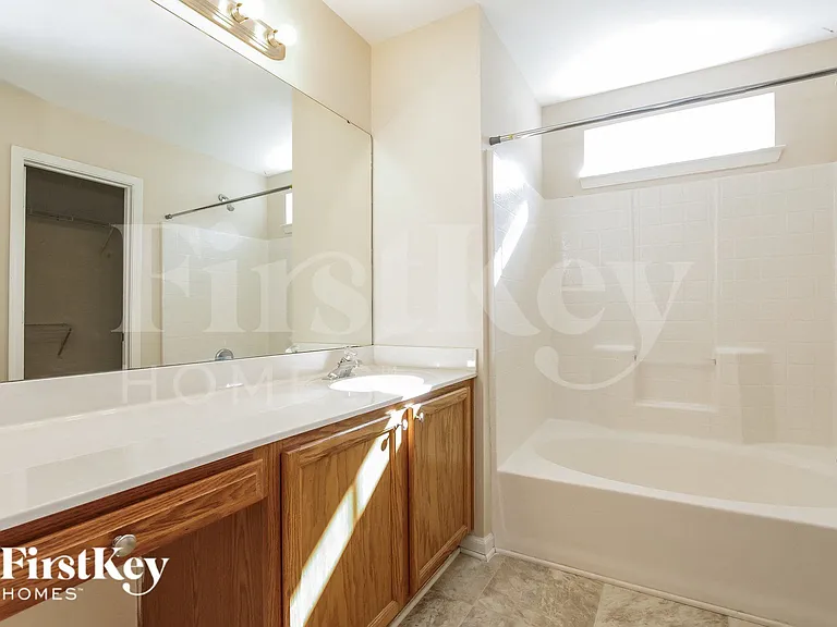 216 Winding Canyon Dr — Photo 10