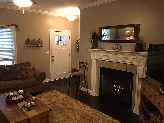 4th image of 871 Cherry Blossom Ln