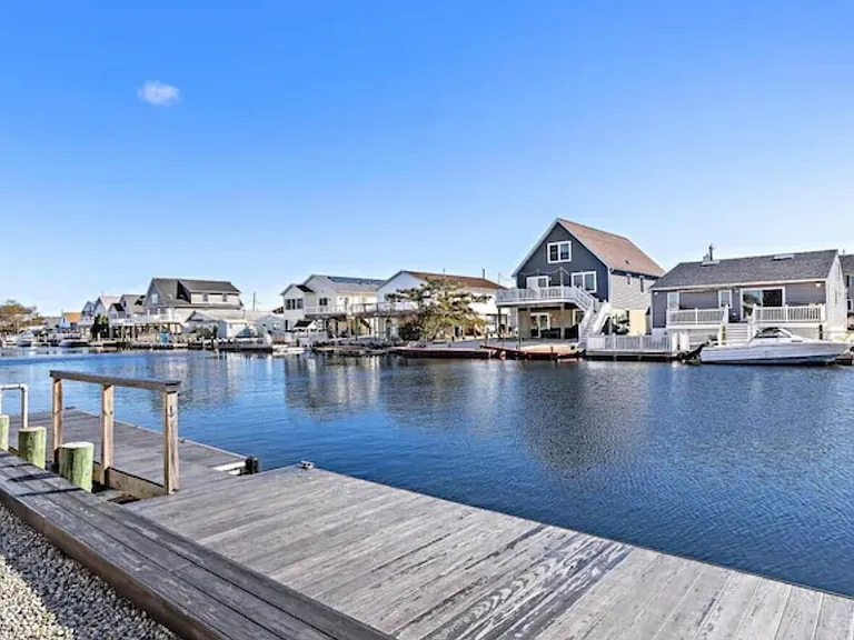 110 N Ensign Dr — Photo 41