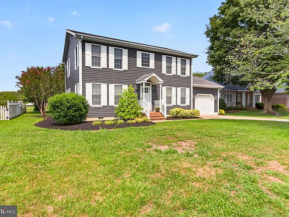 3rd image of 20 Bay Breeze Dr