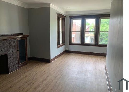 2nd image of 6801 S Calumet Ave #2S