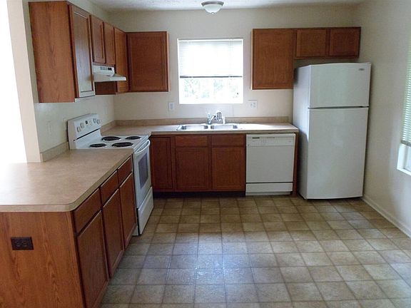 2nd image of 125 Stoddard Ave
