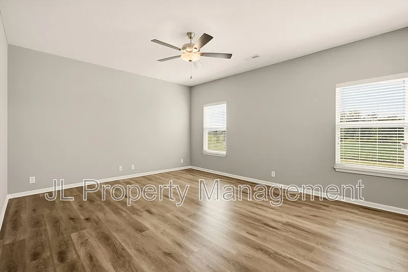 4 bed, 3.0 bath, 2042 sqft, $2,545 — Photo 3