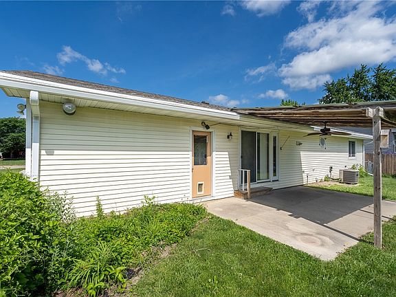 409 Hillcrest Dr, Polk City, Ia 50226 