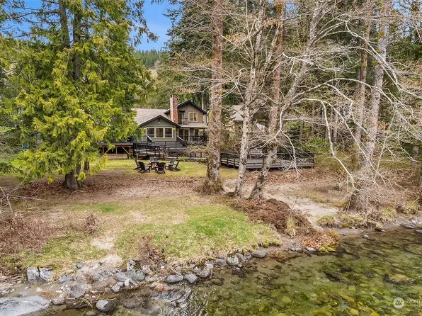 531 Sky Lane, Skykomish, WA 98288