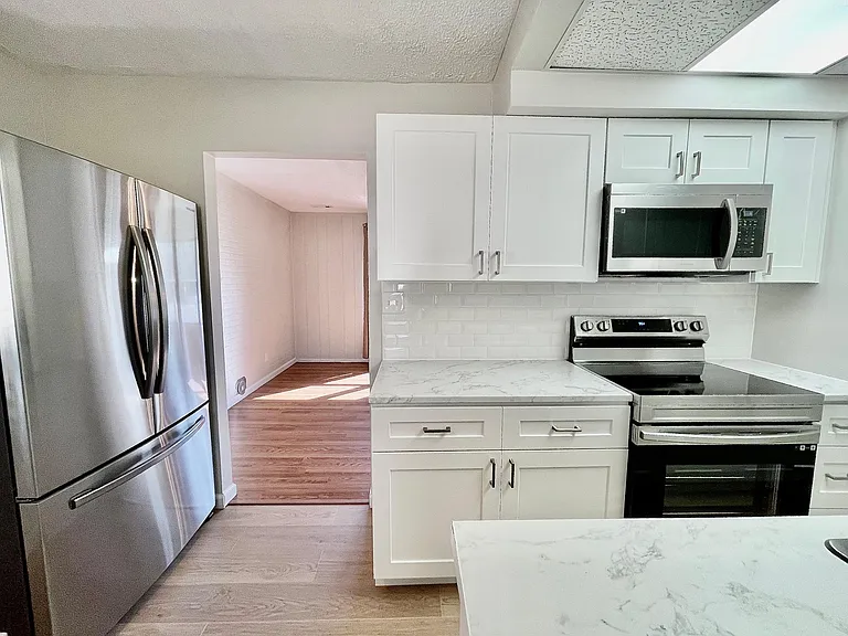 642 Lindemann Dr — Photo 4