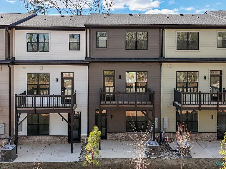 1143 Booth Park Blvd — Photo 3