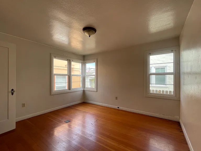 2926 G St — Photo 14