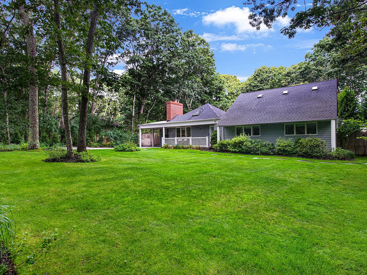 Stylish Beach House in Wainscot — Photo 2